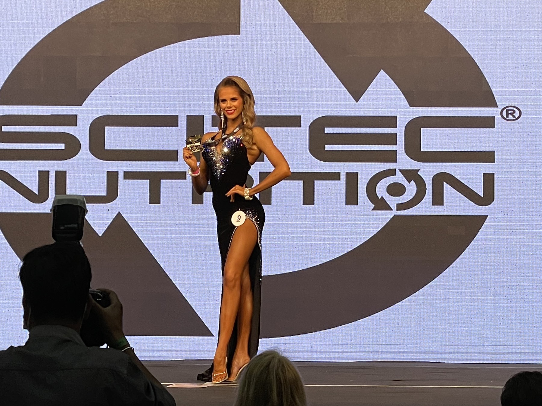 ВІКТОРІЯ ЛИТВИНЕНКО – ПЕРЕМОЖНИЦЯ "IFBB INTERNATIONAL FITNESS SHOW" У ФІТ-МОДЕЛЬ!