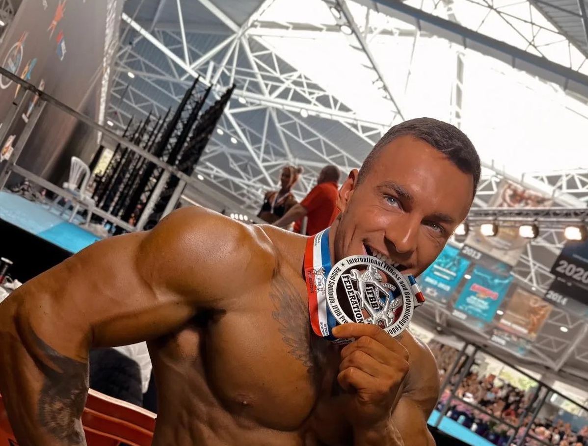 ВЛАДИСЛАВ КАЦКО – СРІБНИЙ ПРИЗЕР ЧЕМПІОНАТУ ЄВРОПИ У МАСКУЛЯР ФІЗИК ДО 179 СМ!