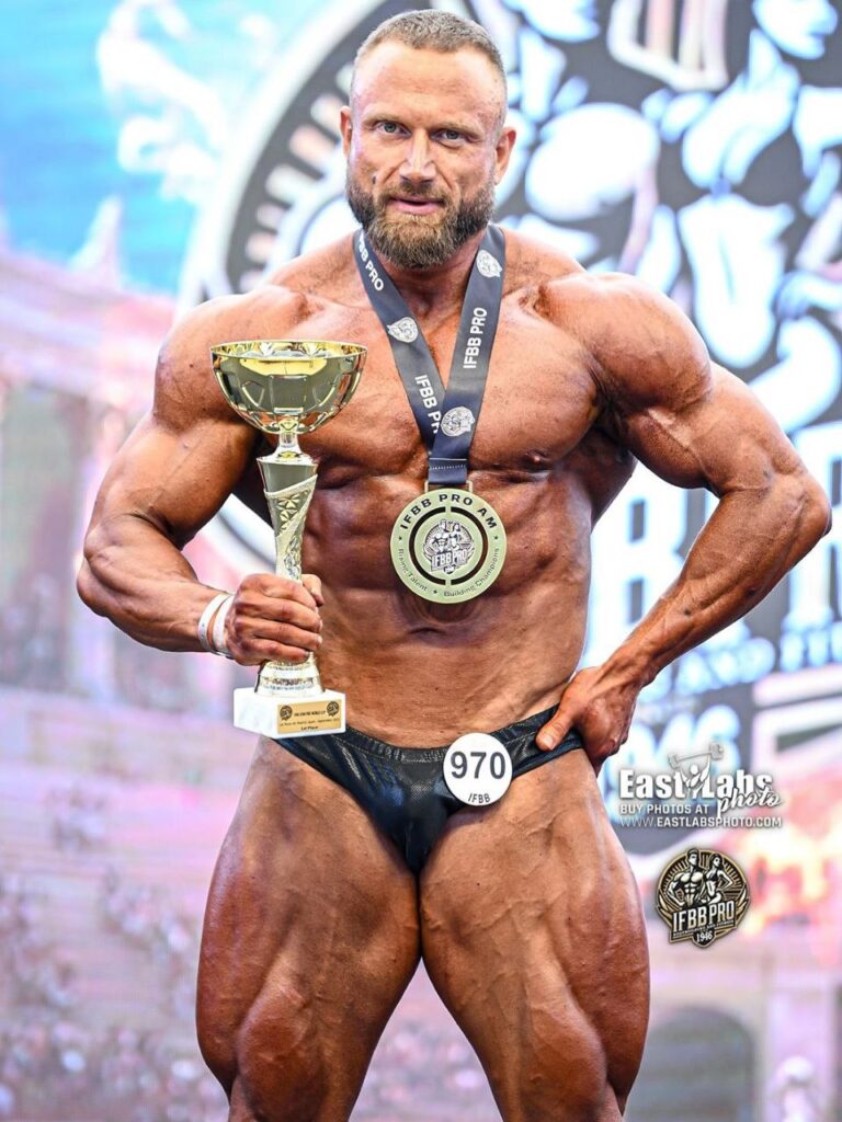 МЕДАЛЬНІ УСПІХИ УКРАЇНЦІВ НА КУБКУ СВІТУ В ДИВІЗІОНІ SEMI PRO У БОДІБІЛДИНГУ ТА КЛАСИК ФІЗИК