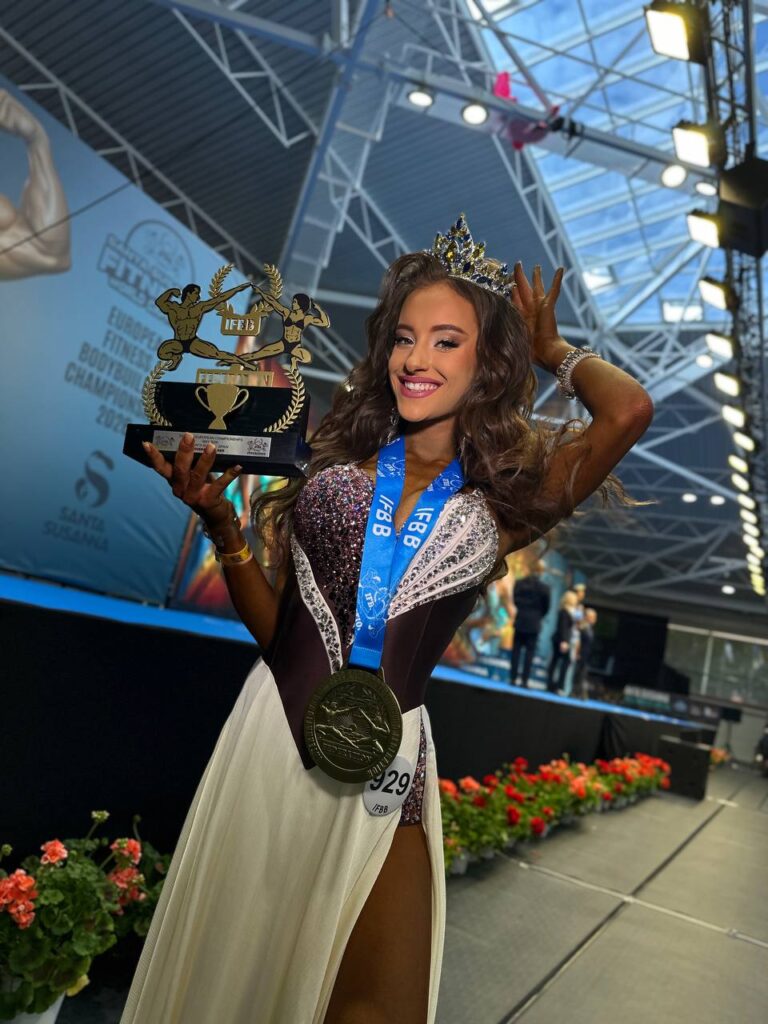 АДРІАНА МАКОГІН – АБСОЛЮТНА ЧЕМПІОНКА ЄВРОПИ У ФІТ-МОДЕЛЬ СЕРЕД ЮНІОРОК!