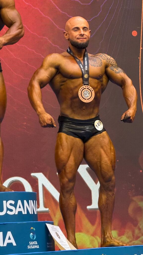 ОЛЕКСАНДР СІРЕНКО – ПЕРЕМОЖЕЦЬ «2026 IFBB PRO MR. EUROPE» У МЕНС КЛАСИК ФІЗИК ДО 171 СМ! МАР’ЯН ТЕРЛЕЦЬКИЙ – БРОНЗОВИЙ ПРИЗЕР!