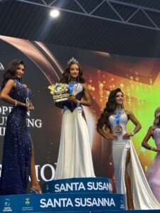 АДРІАНА МАКОГІН – ЧЕМПІОНКА ЄВРОПИ У ФІТ-МОДЕЛЬ СЕРЕД ЮНІОРОК!