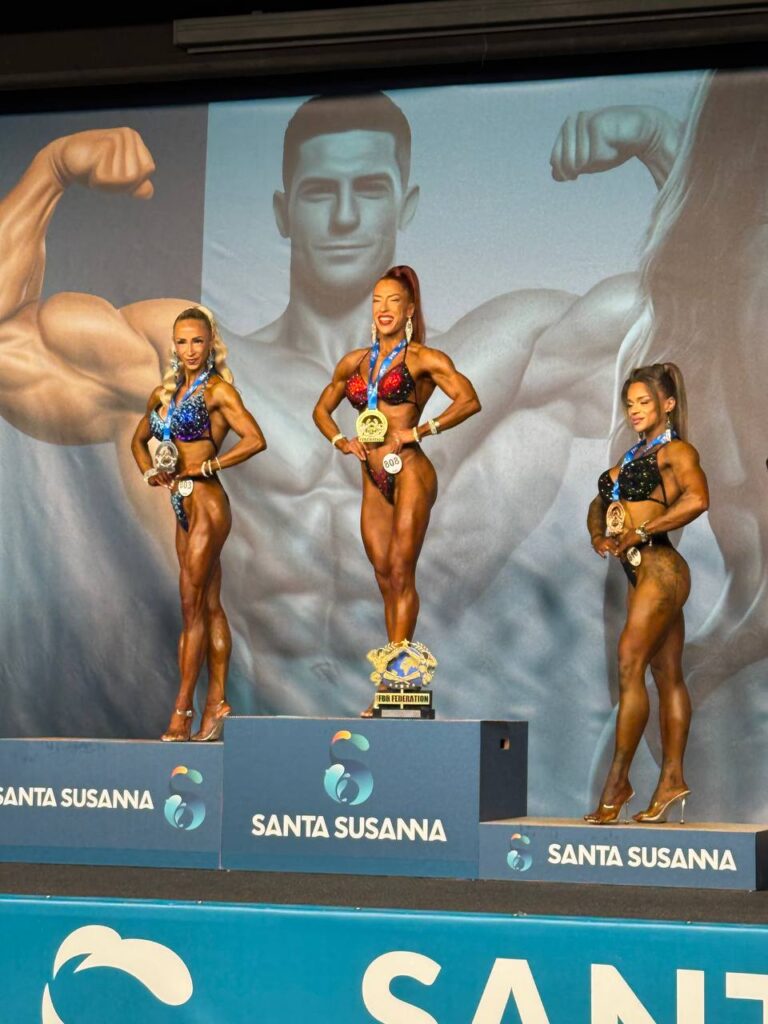 КРИСТИНА СМОЛІНА – БРОНЗОВА ПРИЗЕРКА ЧЕМПІОНАТУ ЄВРОПИ У БОДІФІТНЕСІ СЕРЕД ЖІНОК ДО 163 СМ!