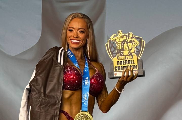 ПОДВІЙНА ПЕРЕМОГА КРИСТИНИ ТОКАРЄВОЇ НА «2026 IFBB PRO MR. EUROPE» У БІКІНІ СЕРЕД МАЙСТРІВ!