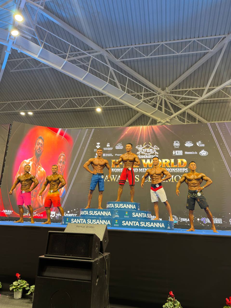 У МЕНС ФІЗИК ДО 170 СМ НА ЧЕМПІОНАТІ СВІТУ ВІКТОР ДАНІЛОВ — ЧЕТВЕРТИЙ, В'ЯЧЕСЛАВ САЛАТА — ШОСТИЙ!